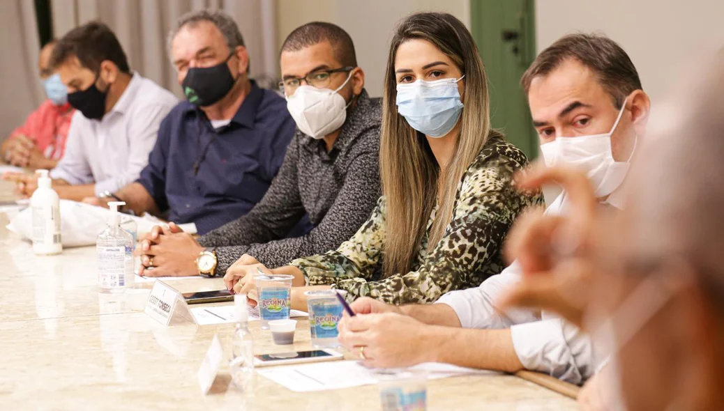 Gessi Fonseca participando da reunião