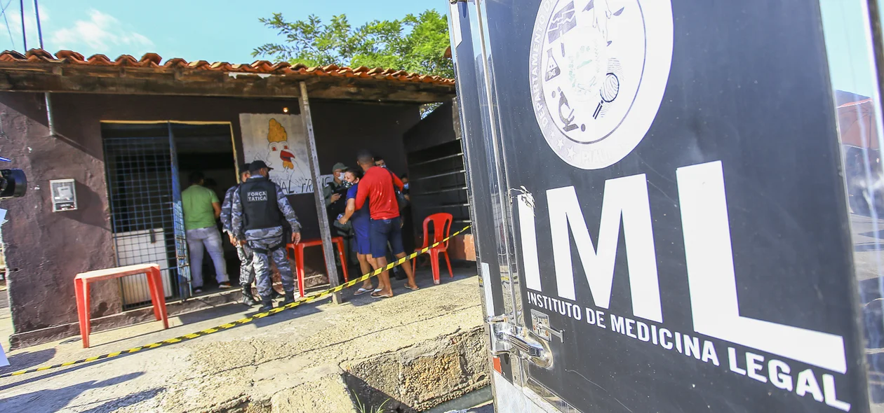IML esteve no local