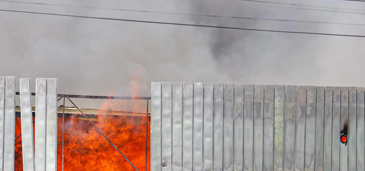 Incêndio atingiu uma metalúrgica no bairro Matadouro