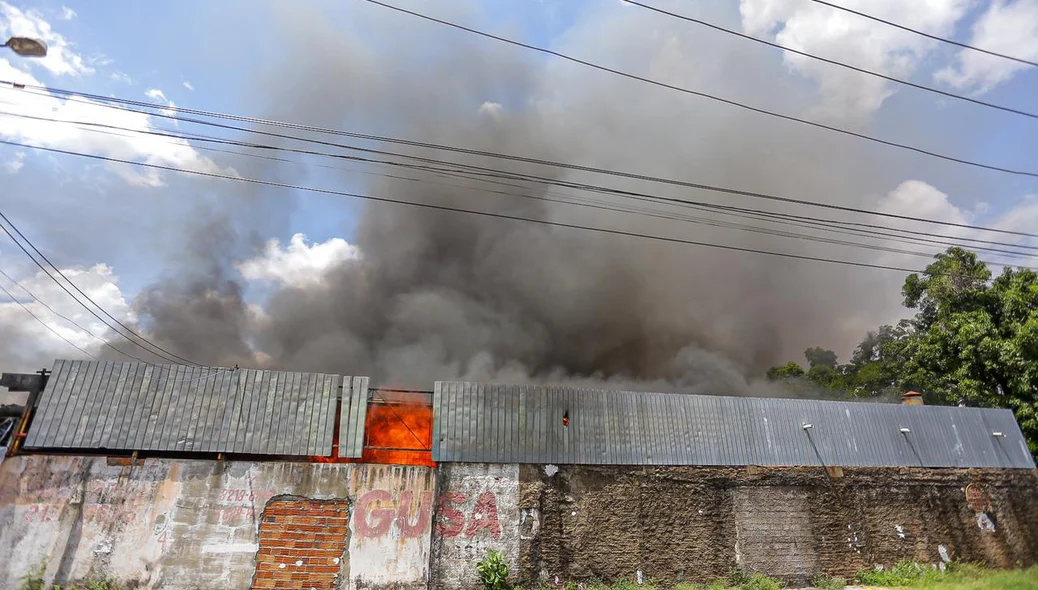 Incêndio em uma metalúrgica no bairro Matadouro em Teresina