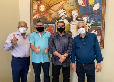 João Mádison ao lado de Dr. Pessoa, James Guerra e Robert Rios
