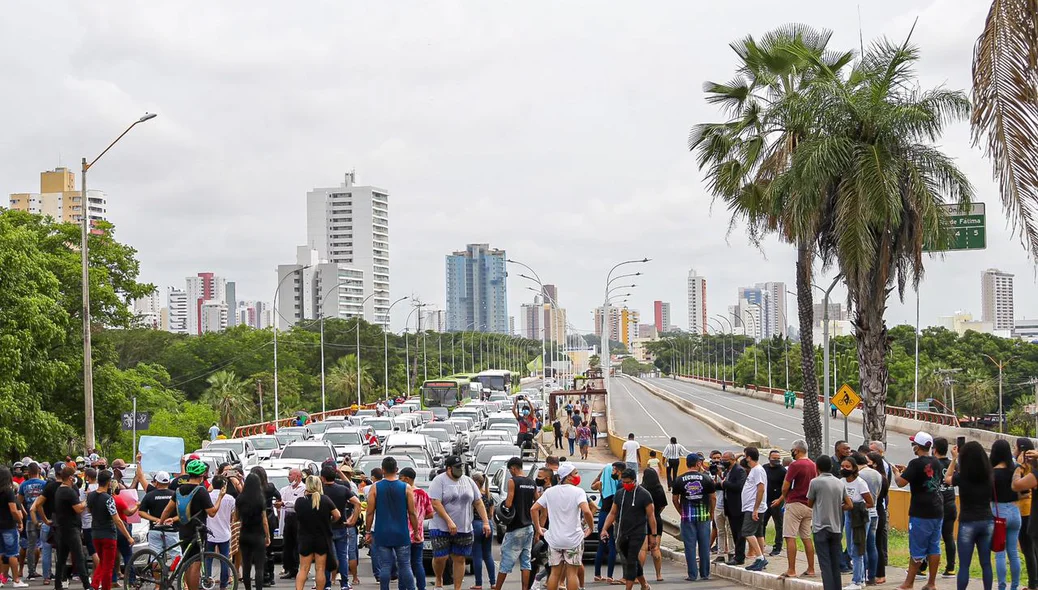 Manifestação contra decreto do Governo do Estado