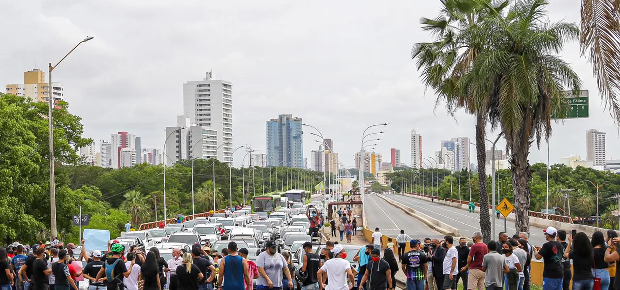 Manifestação contra decreto do Governo do Estado