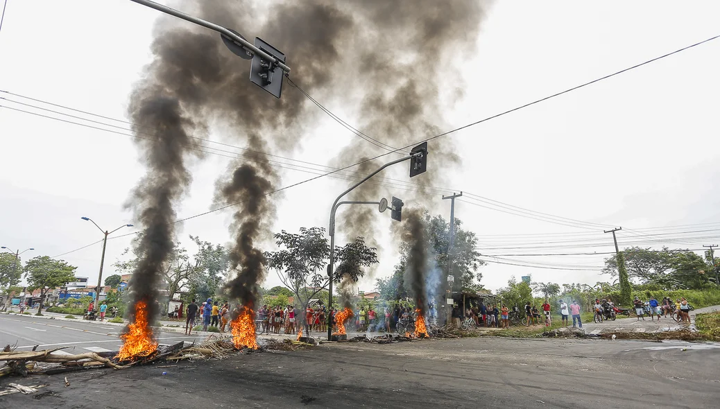 Manifestação na avenida kennedy