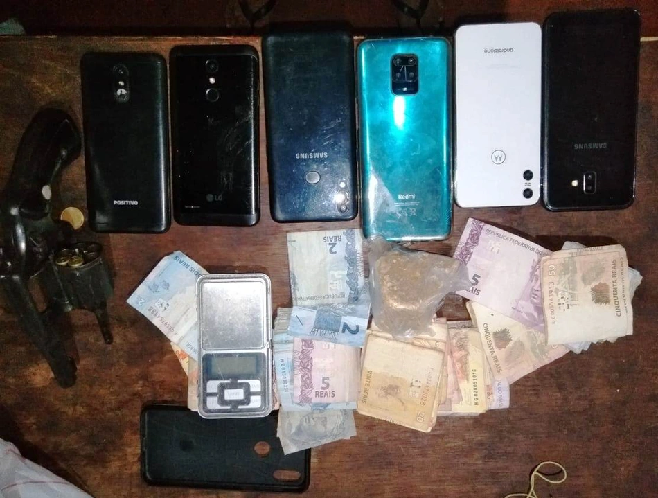 Material apreendido pela polícia