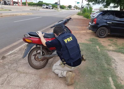 Motocicleta apreendida pela PRF