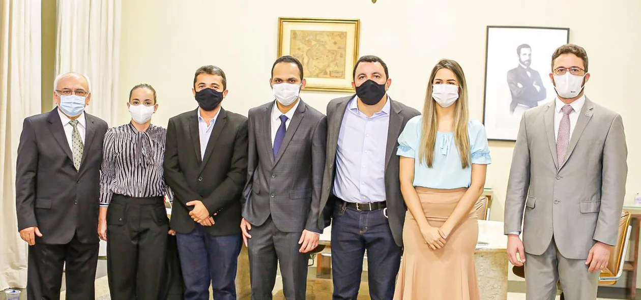 Novos secretários são empossados no Palácio da Cidade