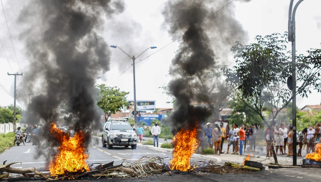 Polícia militar esteve no local