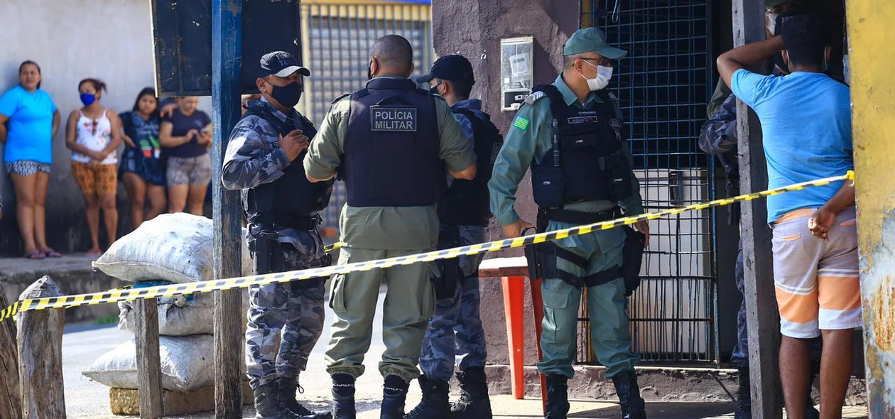 Polícia Militar no local