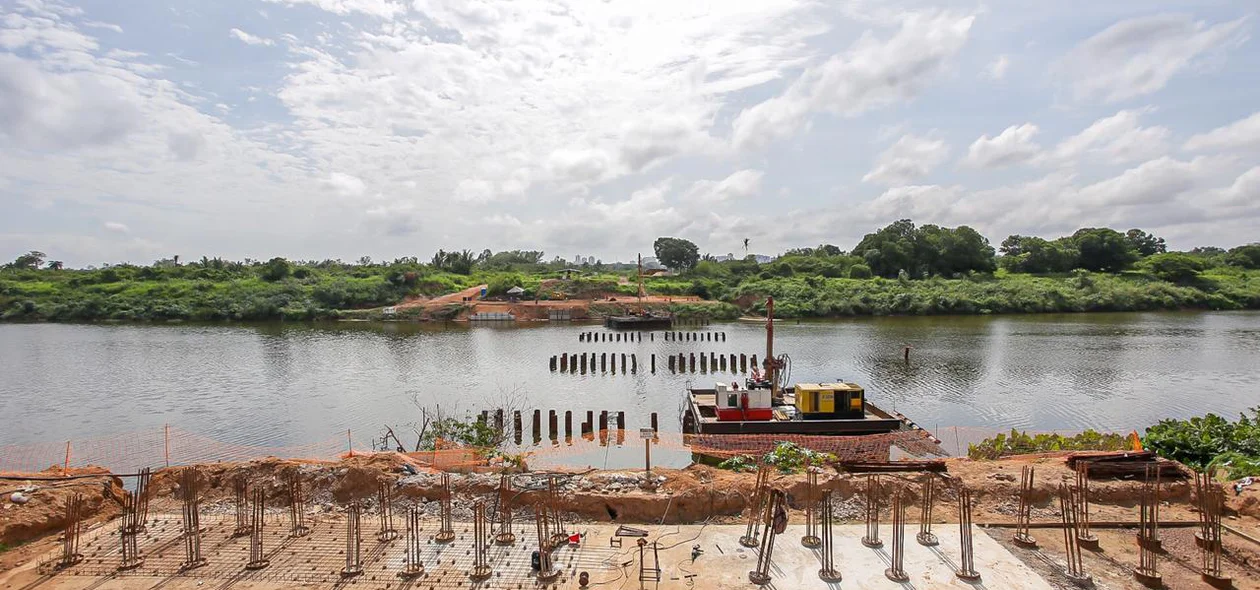 Ponte que liga as zonas Leste e Norte