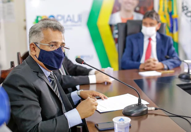 Reitor Evandro Alberto
