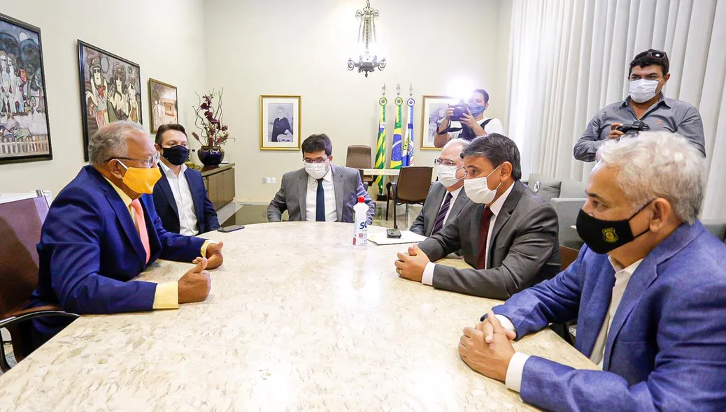 Reunião entre prefeito Dr. Pessoa e governador Wellington Dias no Palácio da Cidade