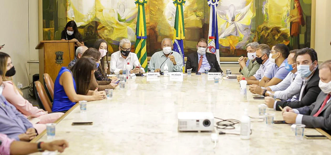 Reunião entre prefeito Dr. Pessoa e vereadores de Teresina