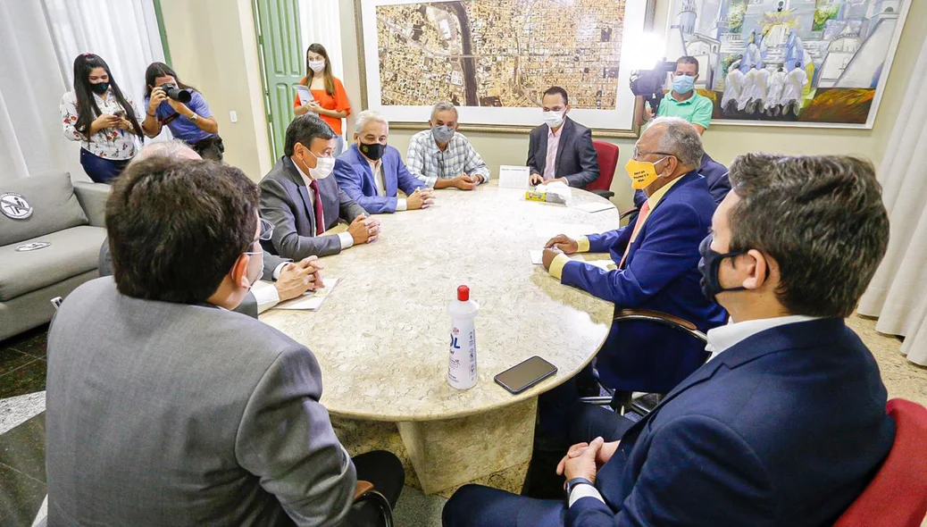 Reunião entre Wellington Dias e Dr. Pessoa no Palácio da Cidade