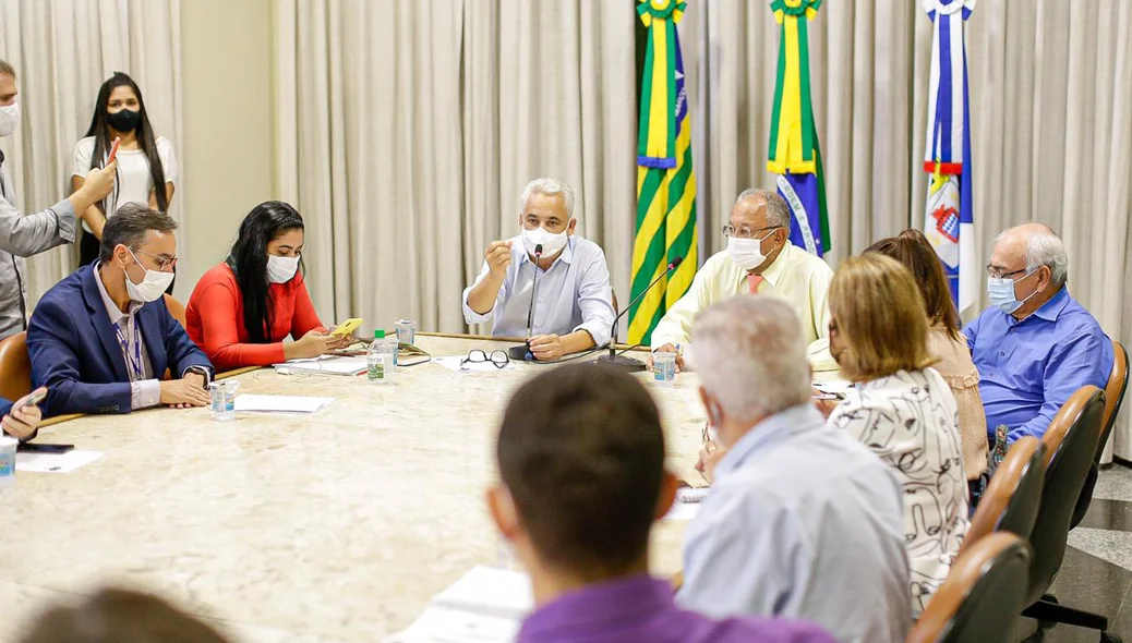 Robert Rios durante reunião com representantes da Equatorial Piauí