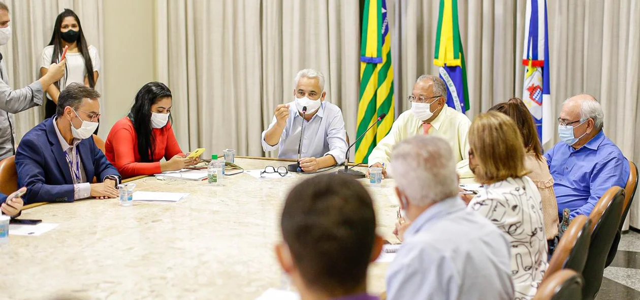 Robert Rios durante reunião com representantes da Equatorial Piauí