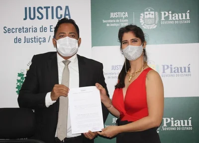 Secretário de Justiça e vereadora Thanandra Sarapatinhas