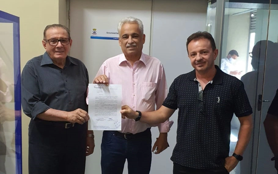 Valdeci Cavalcante pede que farmacêuticos sejam vacinados prioritariamente