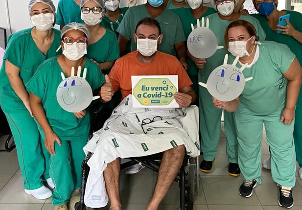 Vereador Jeová Alencar recebe alta do Unimed