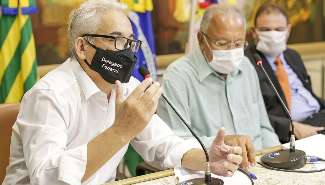 Vice-prefeito Robert Rios em reunião com vereadores