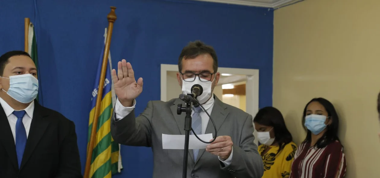 Zé Raimundo toma posse para segundo mandato