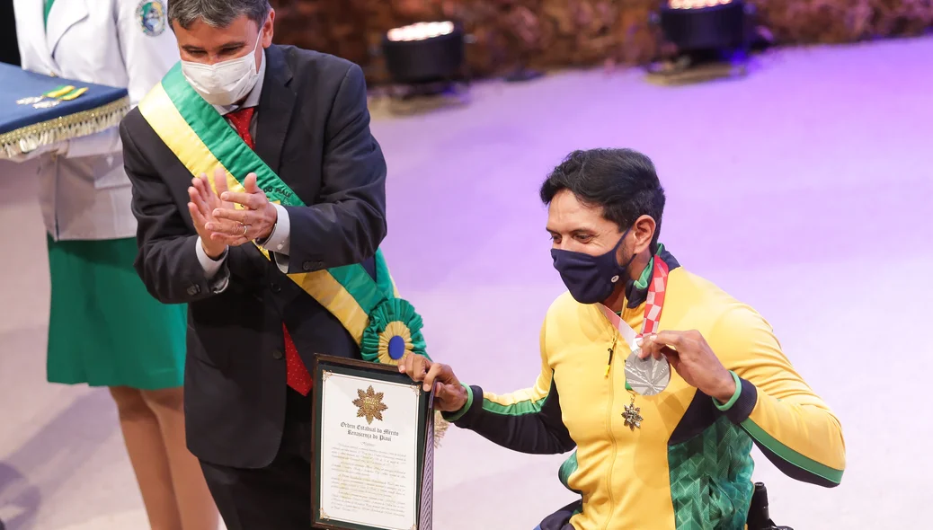 A cerimônia aconteceu nesta terça