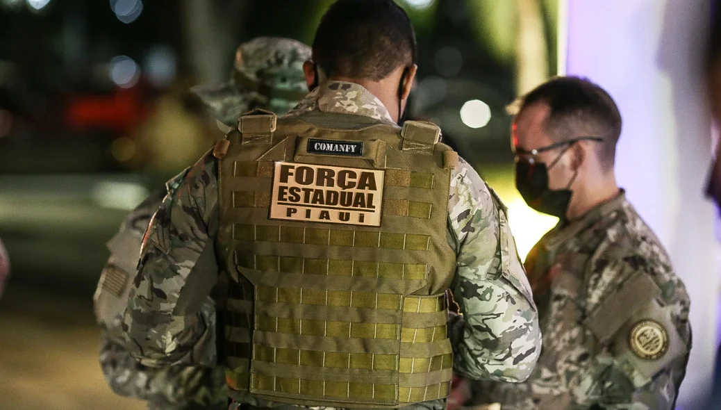 A solenidade aconteceu na noite desta segunda