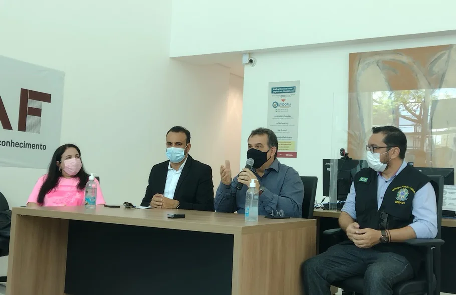Arimateia Arêa Leão na coletiva de imprensa