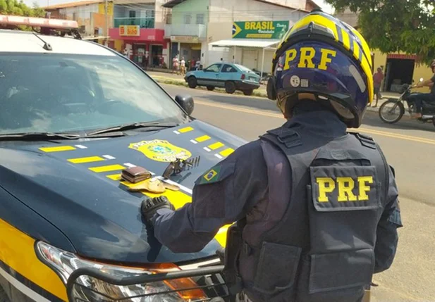 Arma de fogo apreendida pela PRF