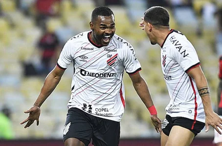 Athletico-PR elimina o Flamengo na Copa do Brasil