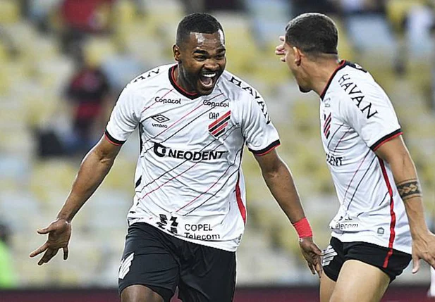 Athletico-PR elimina o Flamengo na Copa do Brasil