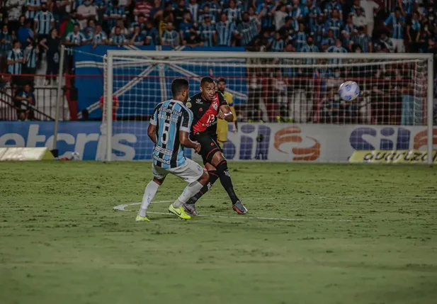 Atlético-GO vence e aproxima o Grêmio ainda mais do rebaixamento para a Série B.