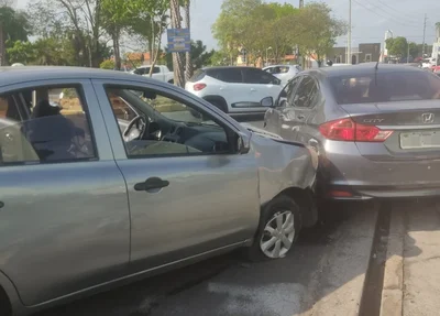 Bandidos acabaram se envolvendo em um acidente com o veículo roubado