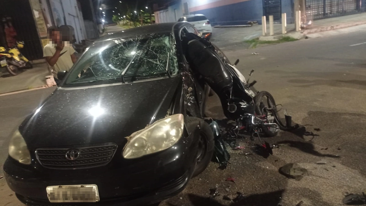 Colisão entre carro e moto deixa homem morto no Porto Alegre