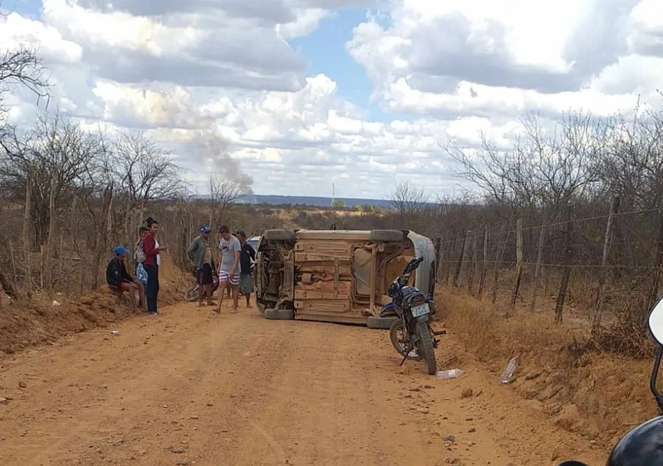 Criança de 9 anos morre após carro capotar em Alegrete do Piauí
