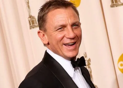 Daniel Craig