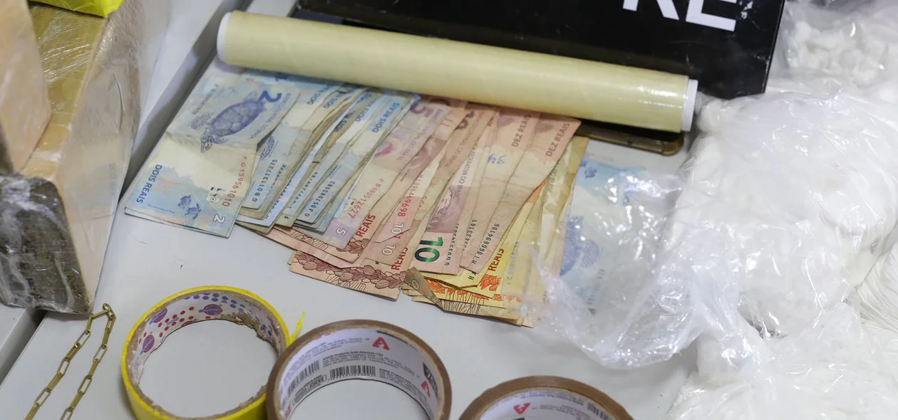 Dinheiro que estavam com os suspeitos