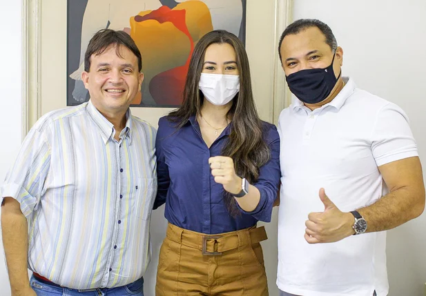 Dr. Betinho. Fernanda Gomes e Evaldo Gomes