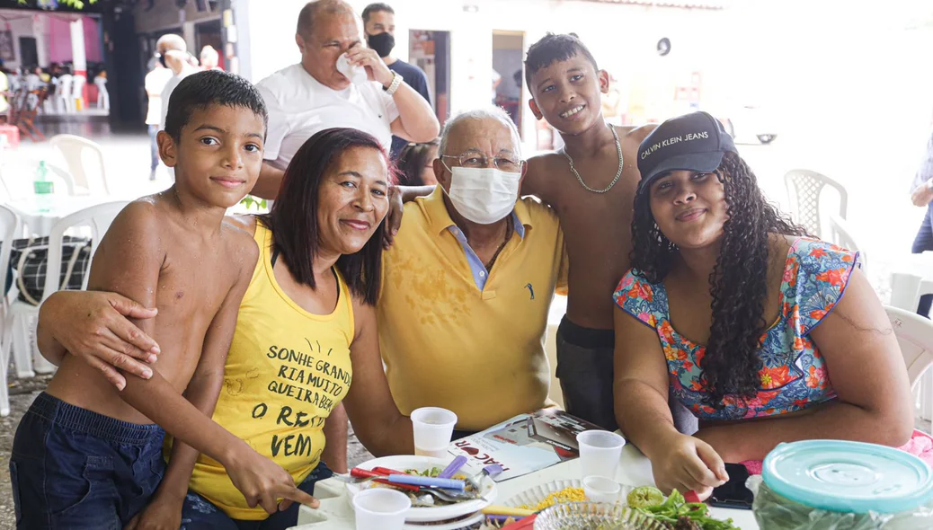 Dr. Pessoa com os servidores