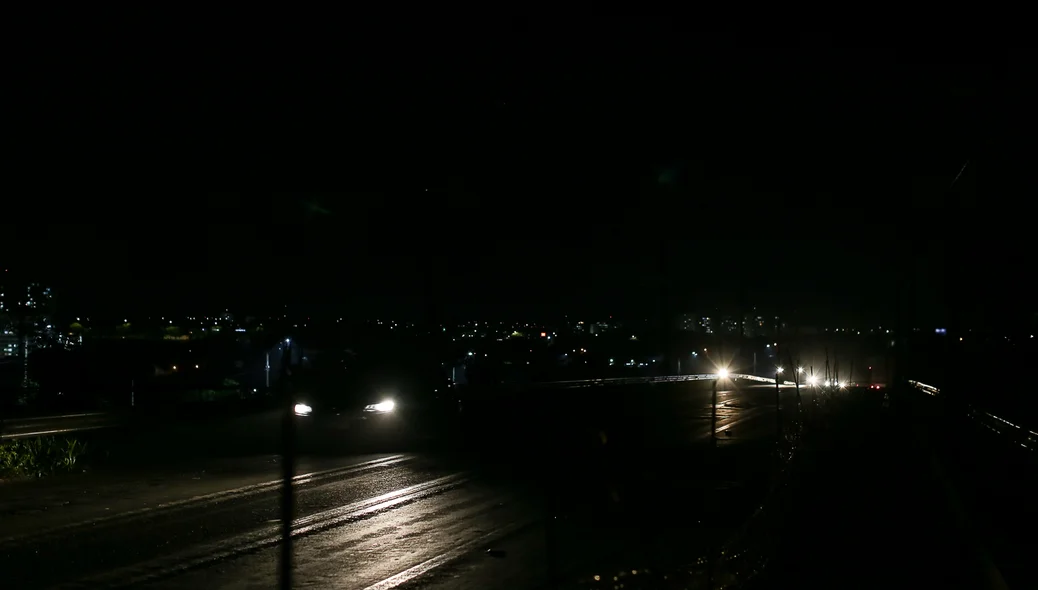 Falta de iluminação prejudica motoristas
