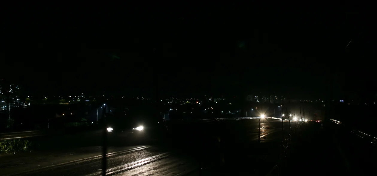 Falta de iluminação prejudica motoristas