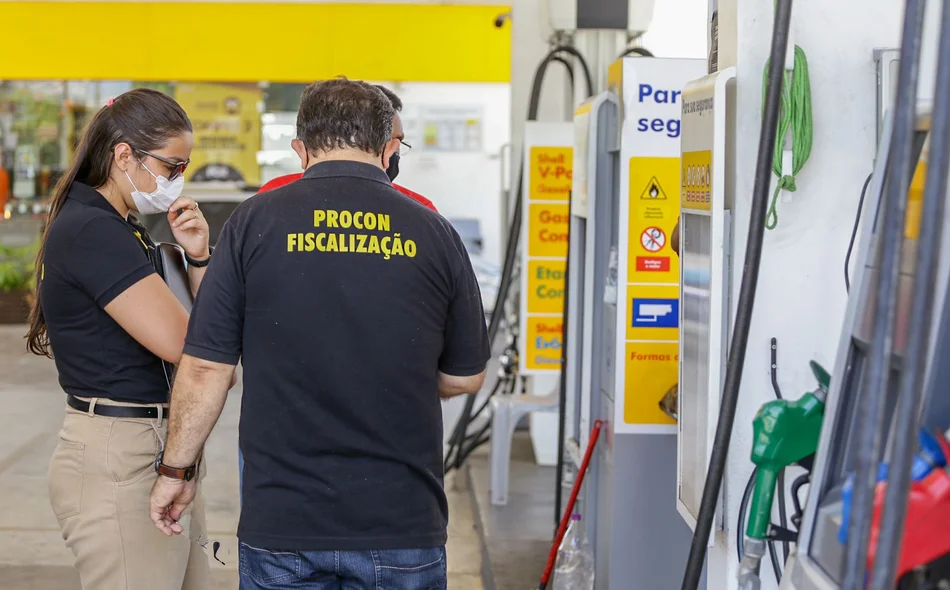 Fiscalização do Procon no terceiro posto