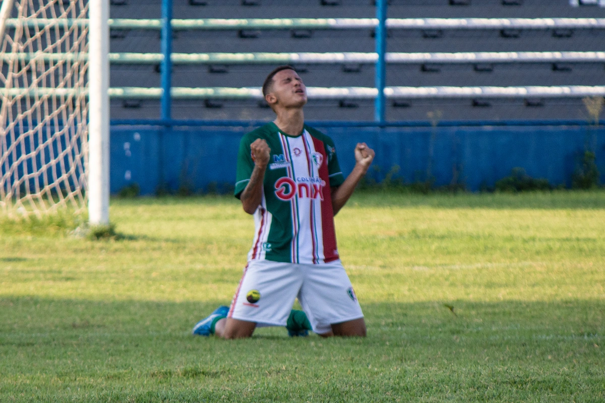 Fluminense - PI encara o Pacatuba - CE