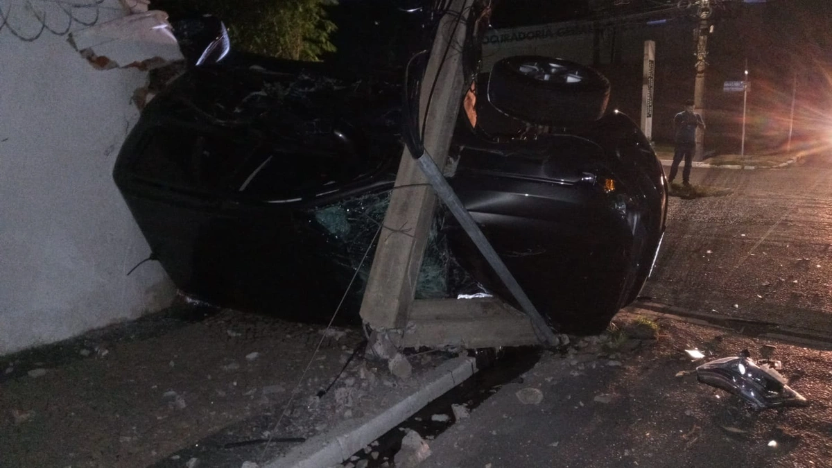 Ford Ranger ficou totalmente destruída