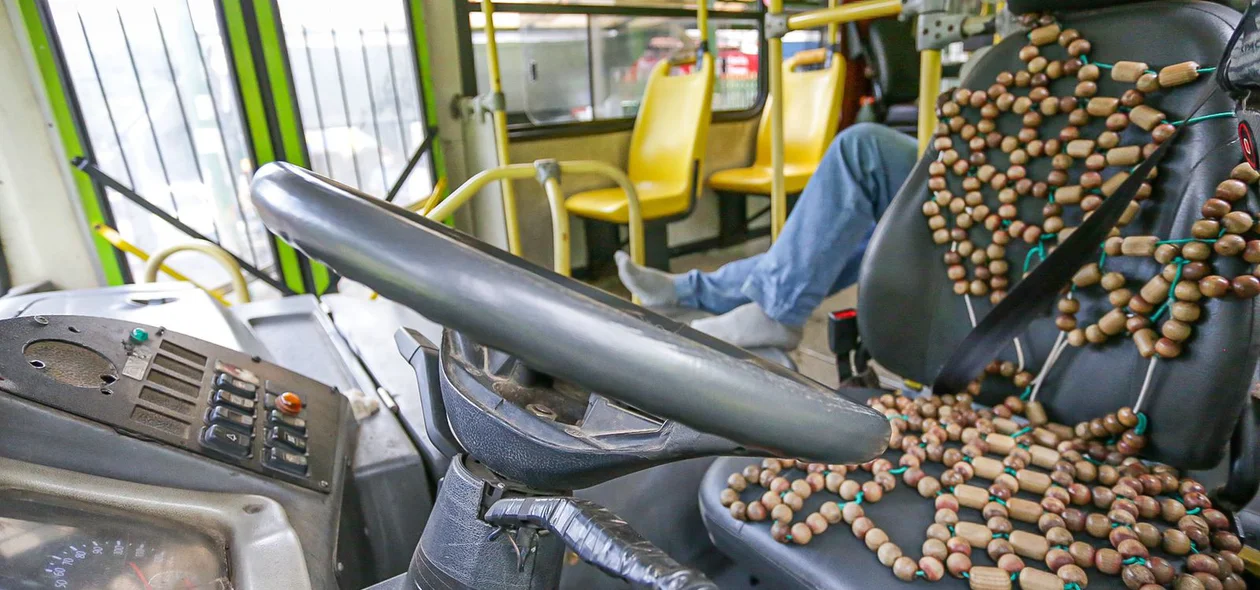 Greve dos motoristas e cobradores em Teresina chega ao 2º dia
