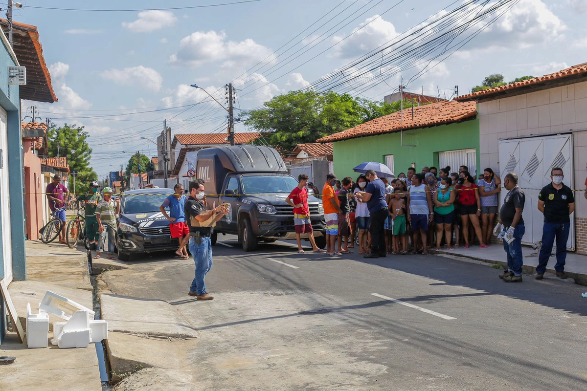 Homem foi assassinado na porta de casa