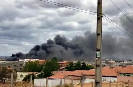 Incêndio em depósito no Ceará