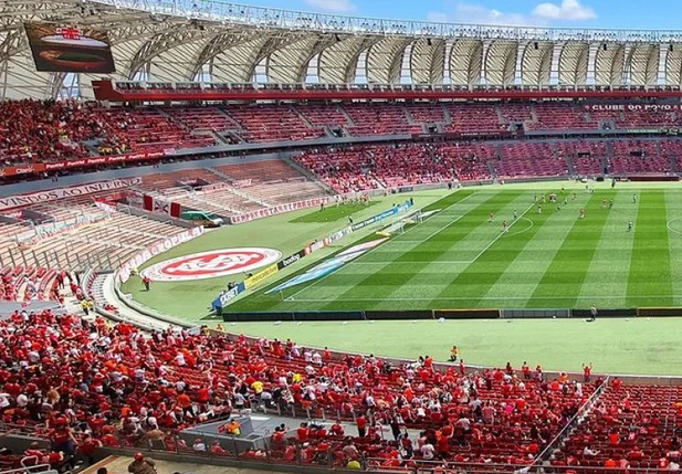 Internacional goleia Chpecoense no rencontro com a torcida no Beira-Rio.