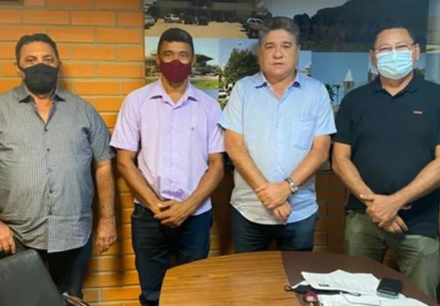 João Mádison alinha demandas com prefeito Zitim