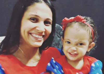 Julianne Bezerra Magalhães e a filha Maria Júlia Bezerra Magalhães